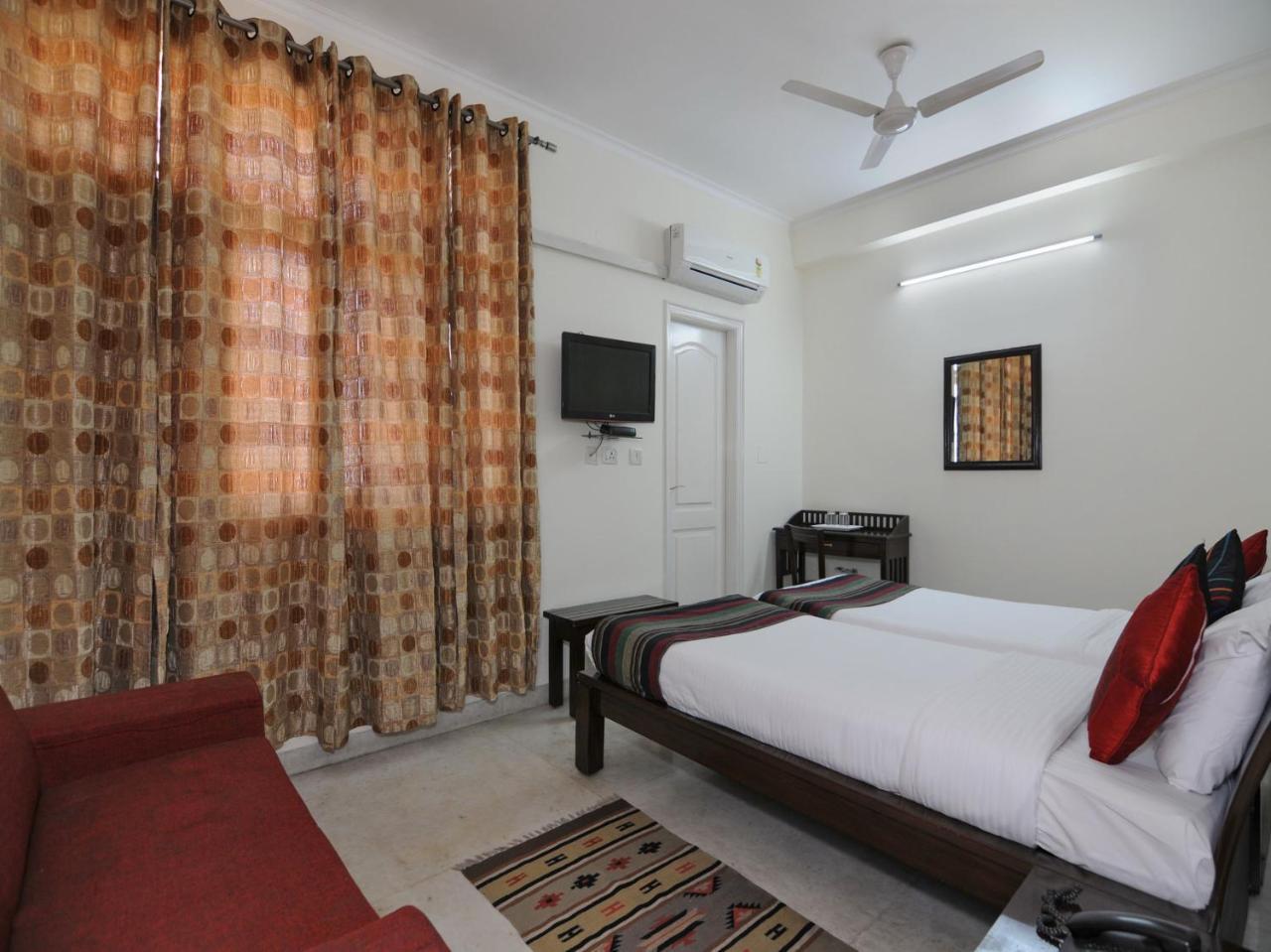 Mehra Residency At The Airport Hotell New Delhi Eksteriør bilde