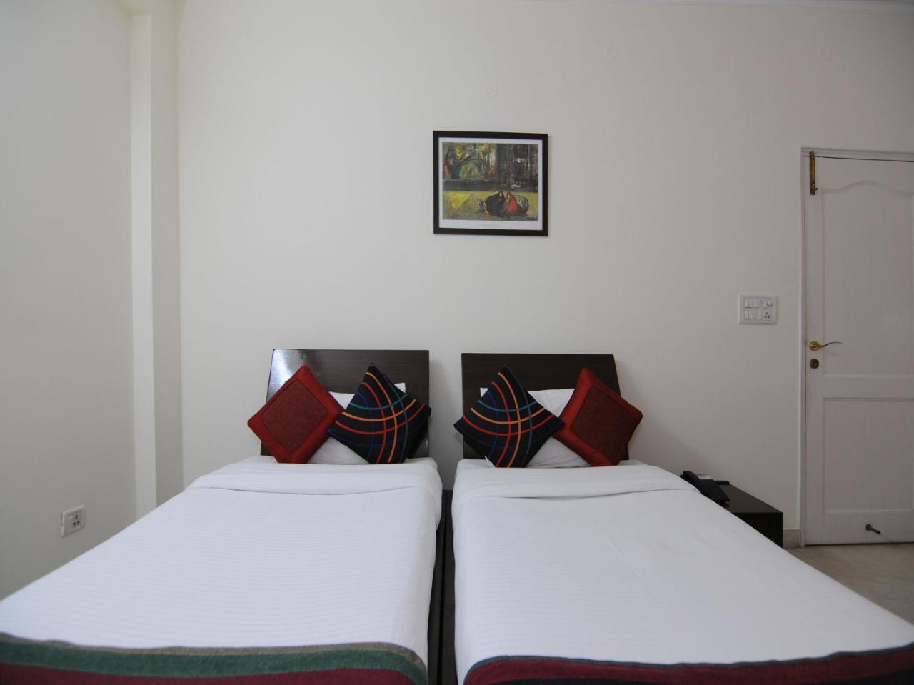 Mehra Residency At The Airport Hotell New Delhi Eksteriør bilde